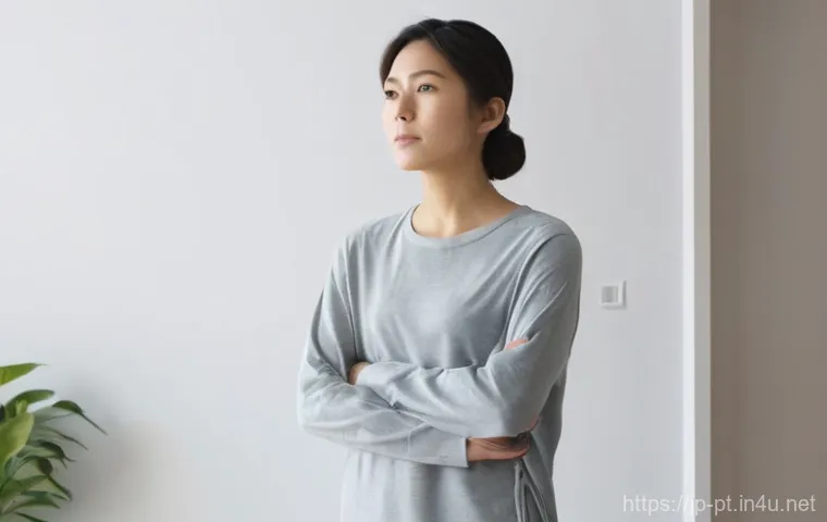 교정운동과 필라테스 - **Prompt: Reflecting on Posture**
    A Japanese woman in her late 20s to early 30s, with neatly tie...